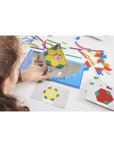 Set de piezas y espejos con ángulo para crear simetrías Junior Geoland