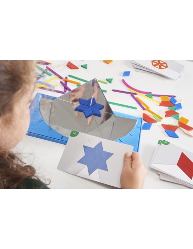 Set de piezas y espejos con ángulo para crear simetrías Junior Geoland