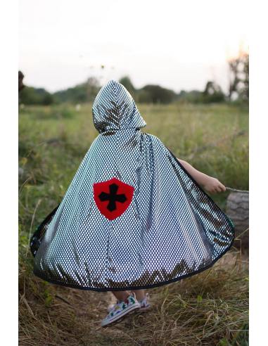 Capa reversible dragón-caballero