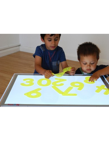 Set de 10 números de silicona amarillos translúcidos con trazos