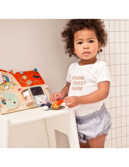 Panel de actividades de madera La granja