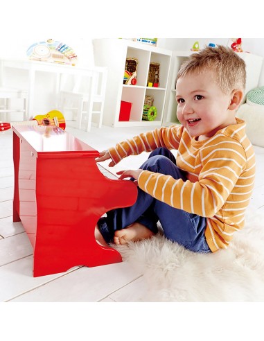 Piano de madera rojo