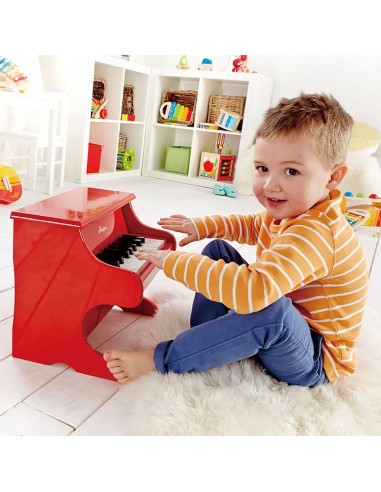 Piano de madera rojo