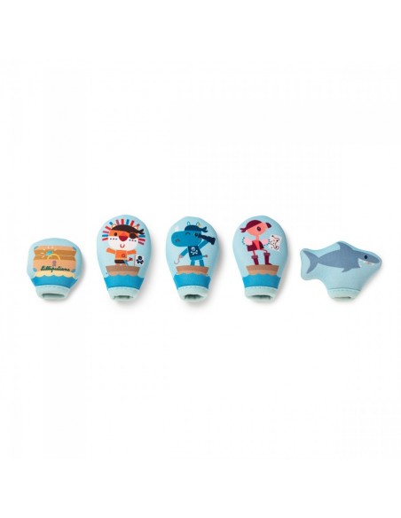 Marionetas de dedo para el baño de piratas